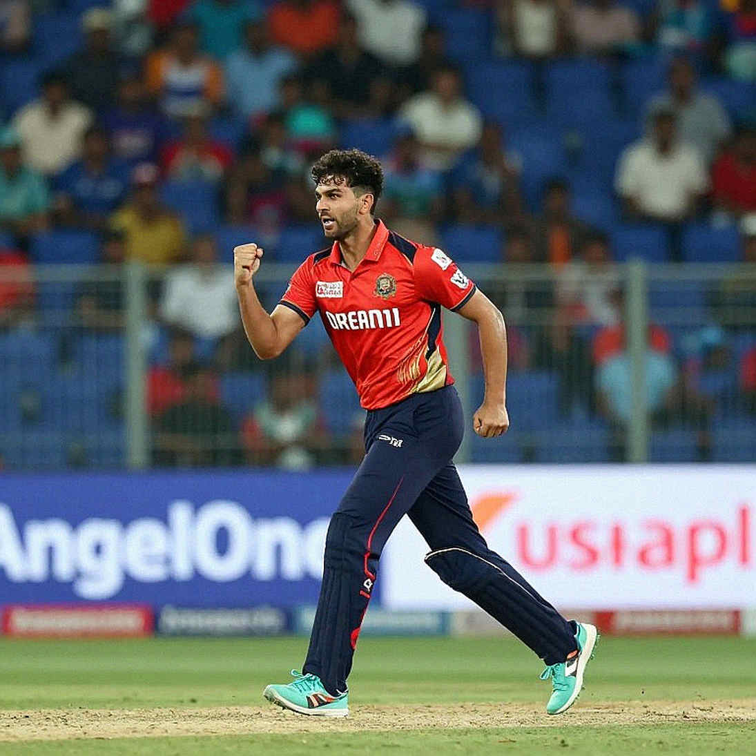 শূন্য ঘরের সাক্ষ্য: নারী ক্রিকেটের ডেটা-শূন্যতা ও ব্লকচেইনের অসমাপ্ত প্রতিশ্রুতি