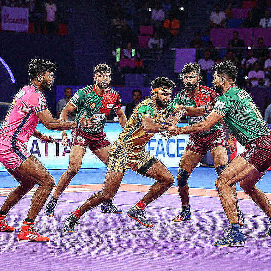 দু-বা-মরা রেইডের খাতা: কাবাডির আসল চাপ যেখানে নামে, সেখানে ক্যামেরা পৌঁছায় না