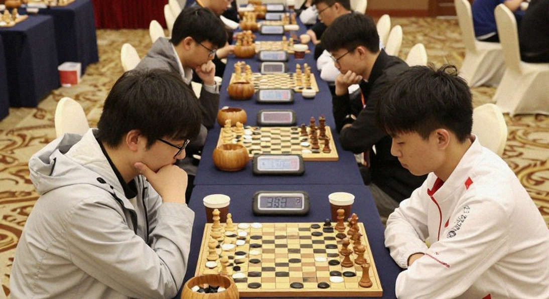 Bent Larsen's Strategy, or the Story of a Wrapper: ChessBase Magazine #225 and the Economics of Chess Knowledge Bent Larsen's Strategy, or the Story of a Wrapper: ChessBase Magazine #225 and the Economics of Chess Knowledge