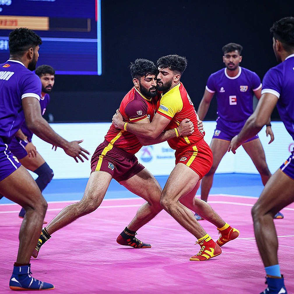 সতেরো নামের তালিকা, একটা ফাঁকা চেয়ার: কমনওয়েলথ কাবাডিতে ভারতের রিলে হ্যান্ডওভার